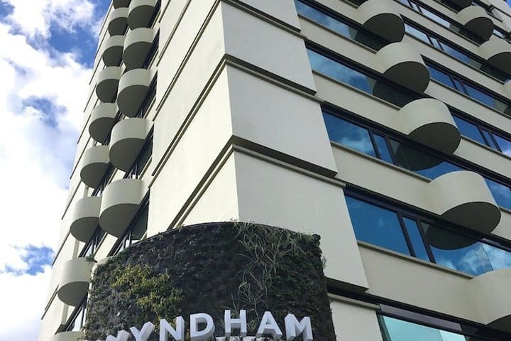 Hotel Howard Johnson La Carolina- Quito