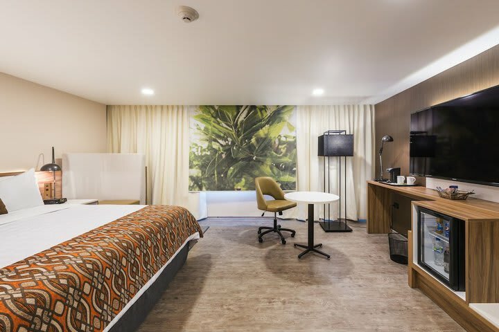 Hotel Howard Johnson La Carolina- Quito