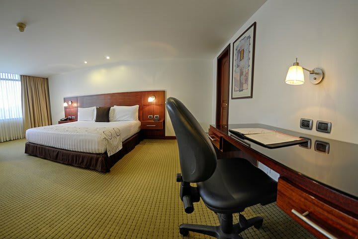 Hotel Howard Johnson La Carolina- Quito