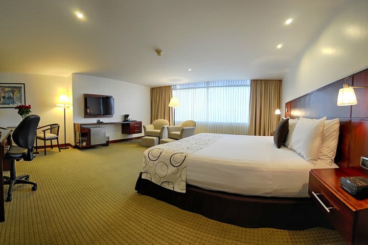 Hotel Howard Johnson La Carolina- Quito