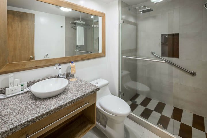 Hotel Howard Johnson La Carolina- Quito