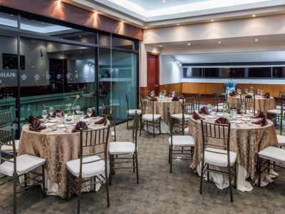Hotel Howard Johnson La Carolina- Quito