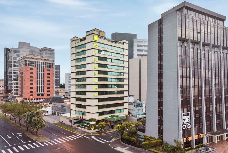 Hotel Howard Johnson La Carolina- Quito