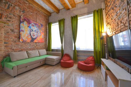 Michael Weiss Apartment