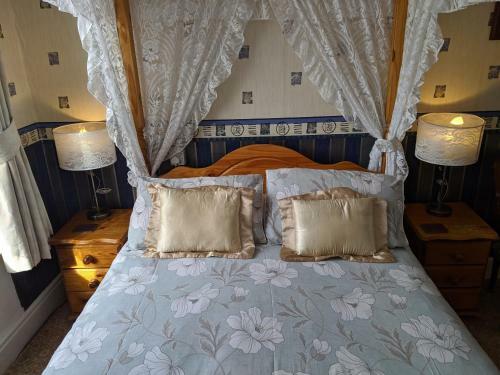 The New Guilderoy Hotel