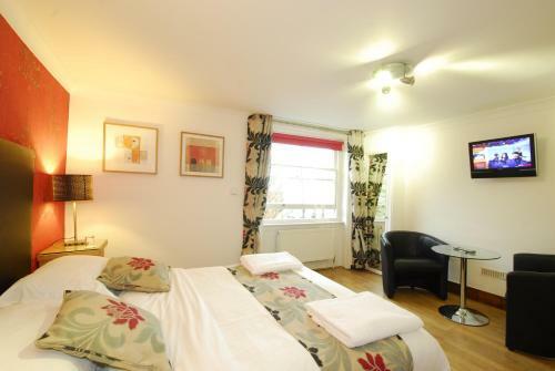 Hostal Four Seasons Guest House
