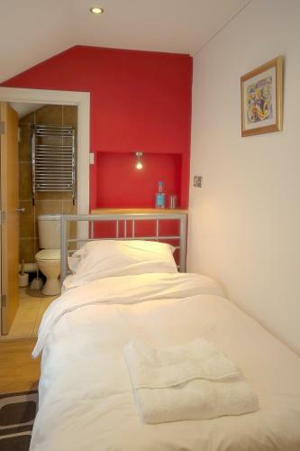 Hostal Four Seasons Guest House