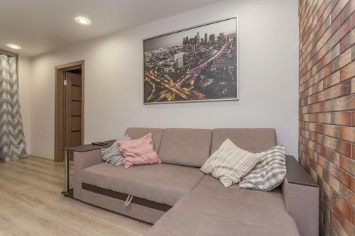 Metro Krasny Prospekt Apartment