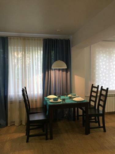 Metro Krasny Prospekt Apartment