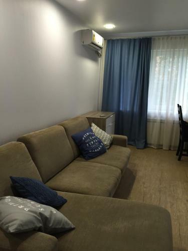 Metro Krasny Prospekt Apartment