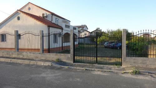Hostal Vila Calypso Costinesti