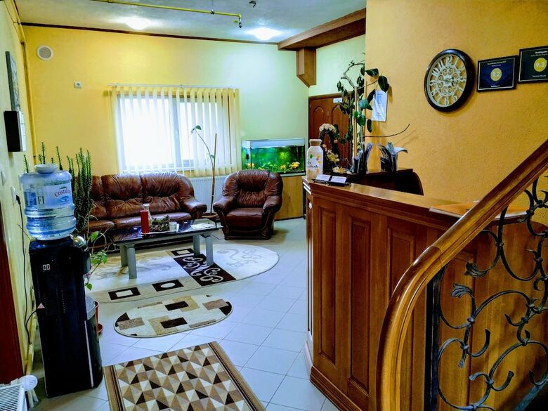 Hostal Venesis House