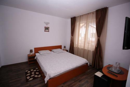 Hostal Pension Sinaia - Casa Ta