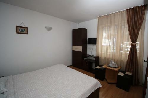 Hostal Pension Sinaia - Casa Ta
