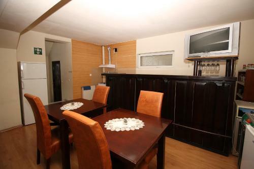 Hostal Pension Sinaia - Casa Ta