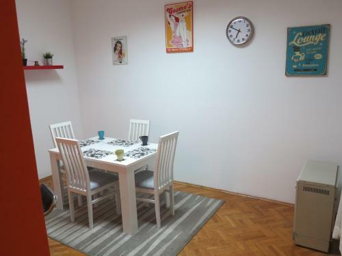 Traveler's Premium Apartment
