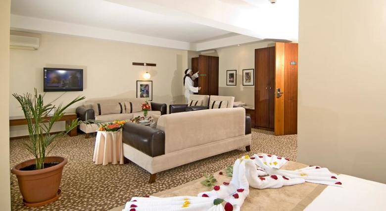 Hotel Lycus River