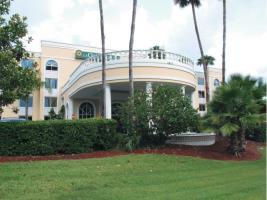 Americinn Hotel & Suites
