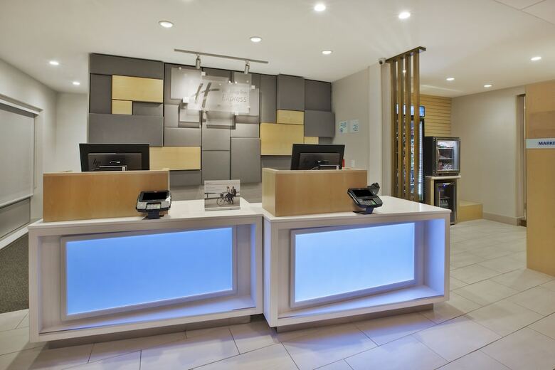 Hotel Holiday Inn Express & Suites Grand Rapids Airport North By Ihg