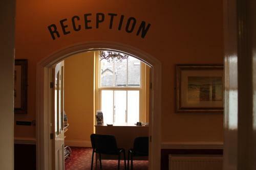 Bed & Breakfast The Menai Hotel And Bar
