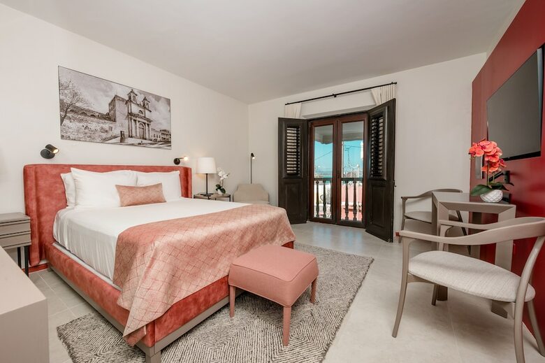 El Convento Hotel