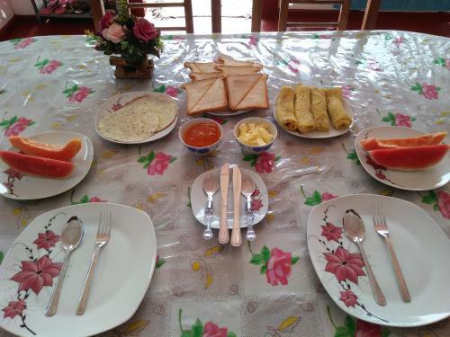 Hostal Inuja Guest