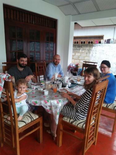 Hostal Inuja Guest
