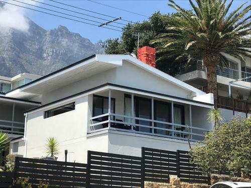 Hostal 51 On Camps Bay