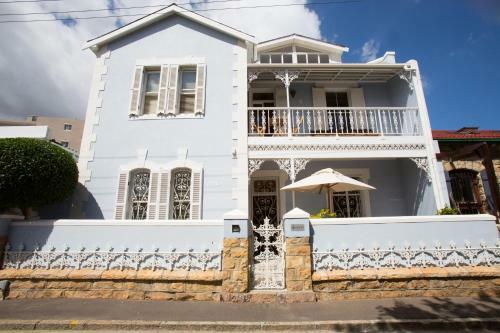Bed & Breakfast Six On Scott Guesthouse