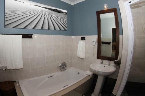 Hostal The Roundhouse Guesthouse