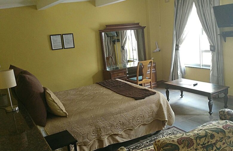 Hostal Suburbian Lodge