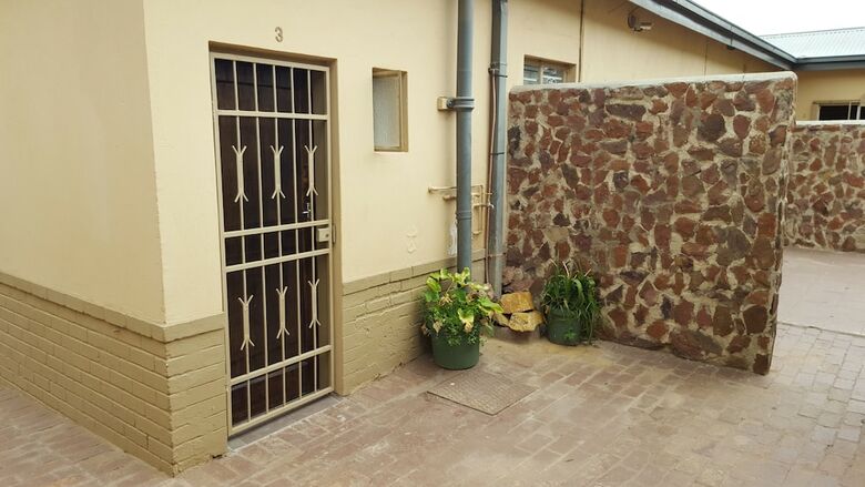 Hostal Suburbian Lodge
