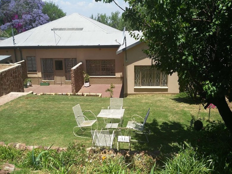 Hostal Suburbian Lodge