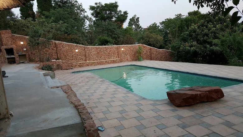 Hostal Suburbian Lodge