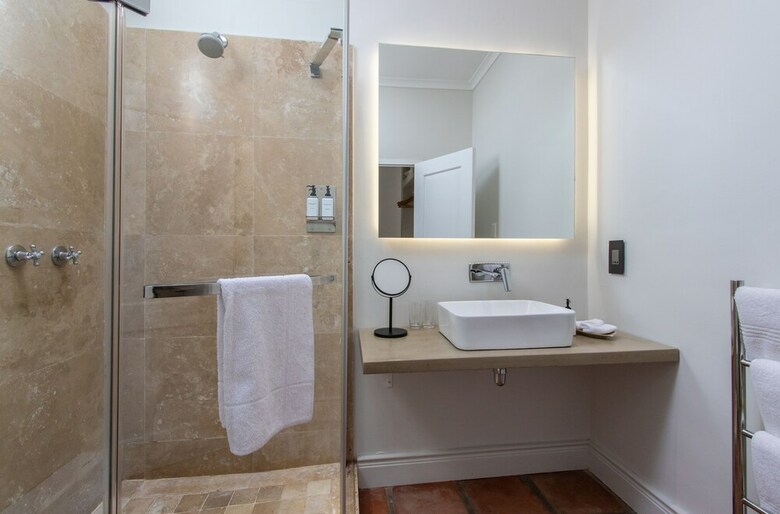 Hostal Auberge Burgundy Guesthouse