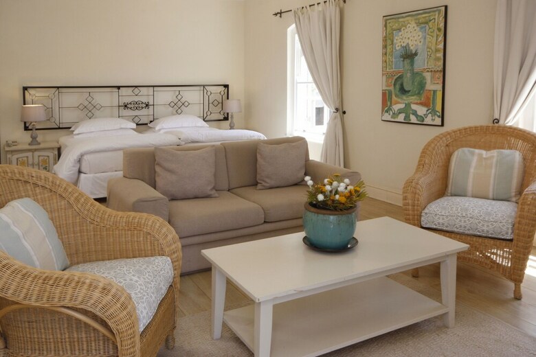 Hostal Auberge Burgundy Guesthouse