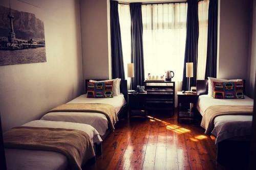 Hostal Ashanti Gardens Guesthouse