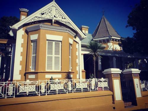 Hostal Ashanti Gardens Guesthouse