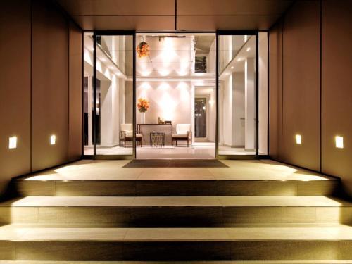 Hotel H'otello F'22