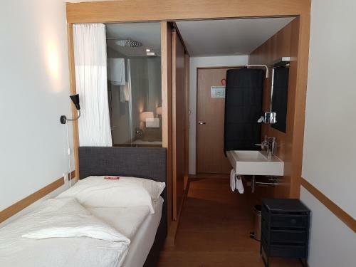 East-west Riverside Hotel Basel