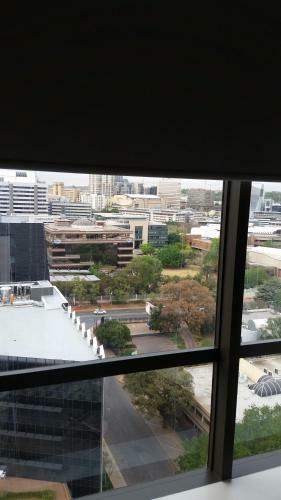 Apartamento Sandton Skye Unit 702