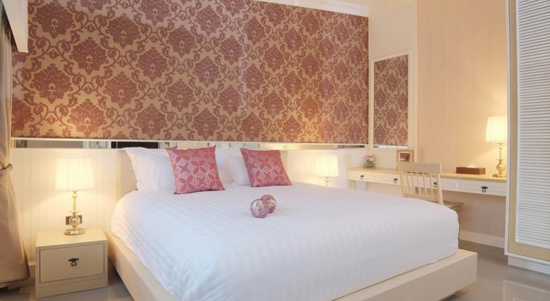 Hotel The Raya Surawong Bangkok