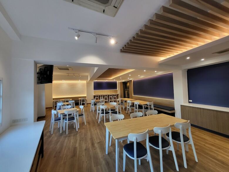 Hotel The Raya Surawong Bangkok