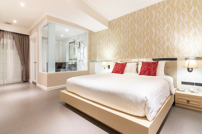 Hotel The Raya Surawong Bangkok