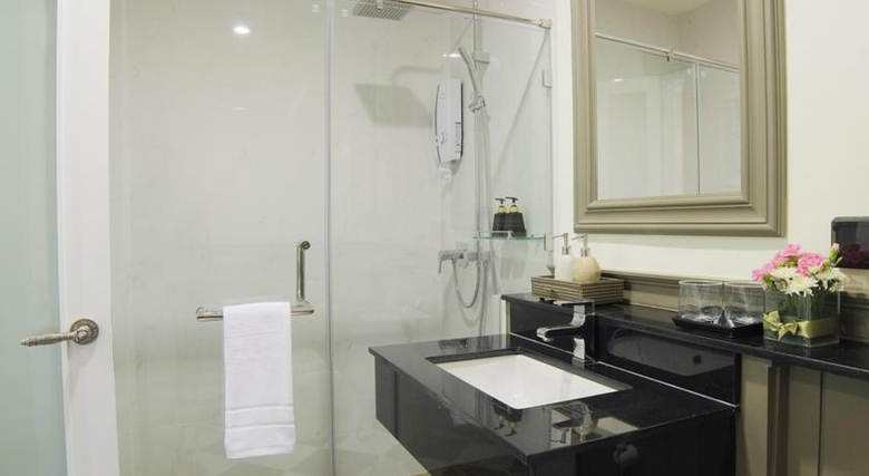 Hotel The Raya Surawong Bangkok