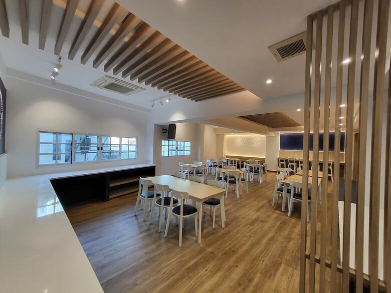 Hotel The Raya Surawong Bangkok