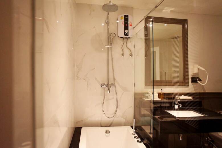 Hotel The Raya Surawong Bangkok