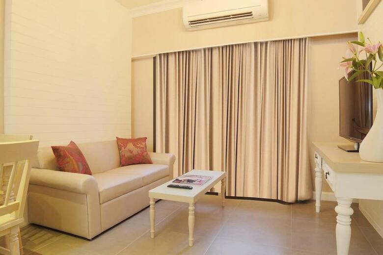 Hotel The Raya Surawong Bangkok