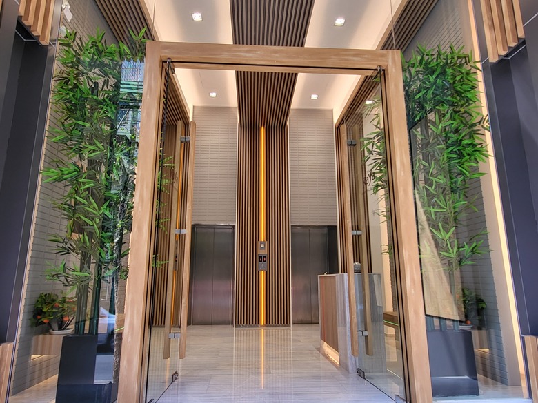 Hotel The Raya Surawong Bangkok