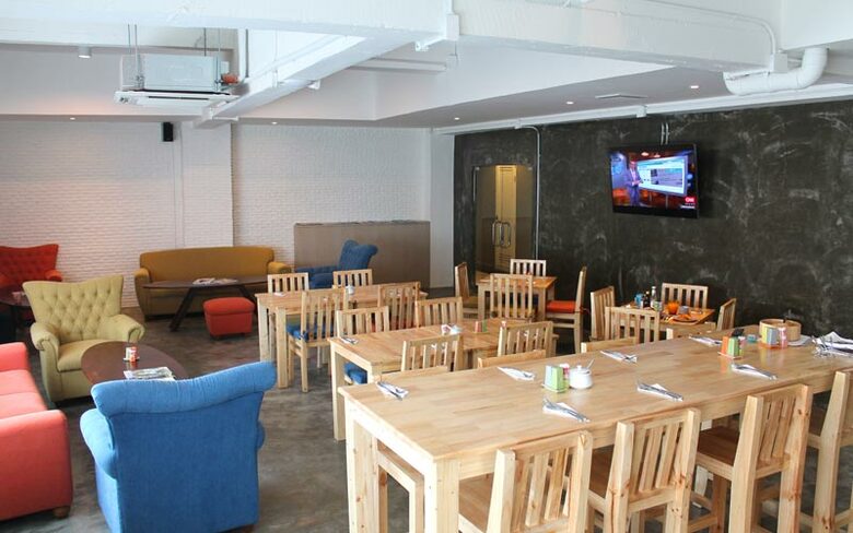 Hotel The Raya Surawong Bangkok